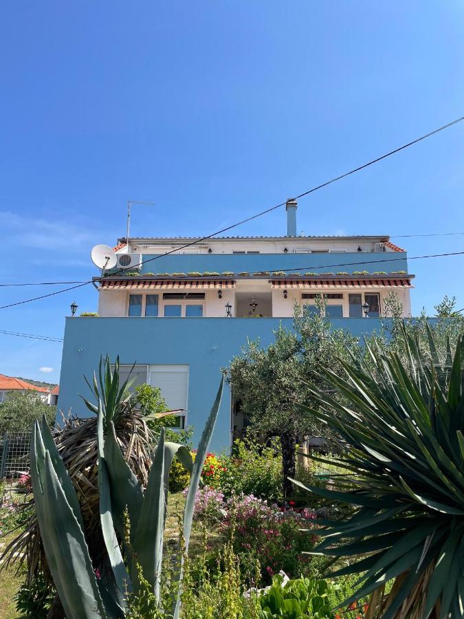 Mare i Kate Apartmani Tribalj Esterno foto