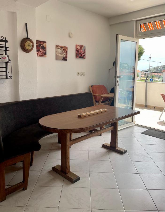 Mare i Kate Apartmani Tribalj Esterno foto